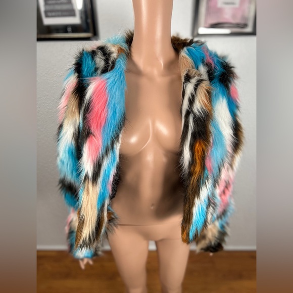 NWT Fashion Nova Vibrant Faux Fur Jacket size XL - Picture 2 of 9